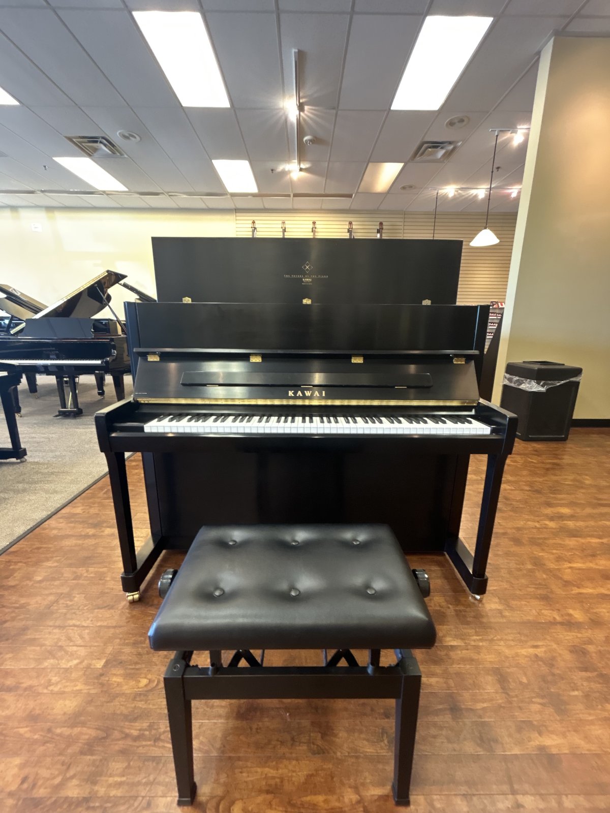 Piano droit Kawai K-300